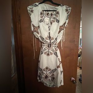 Free People Sardinia Sun Mini in white NWT size 10